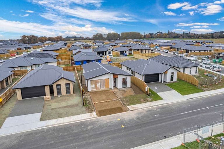 Photo of property in 21 Ellmers Street, Woodend, 7691