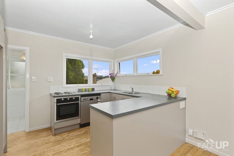 Photo of property in 2/6 Corunna Road, Milford, Auckland, 0620