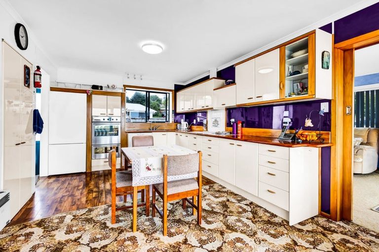 Photo of property in 17 Mount View Place, Spotswood, New Plymouth, 4310