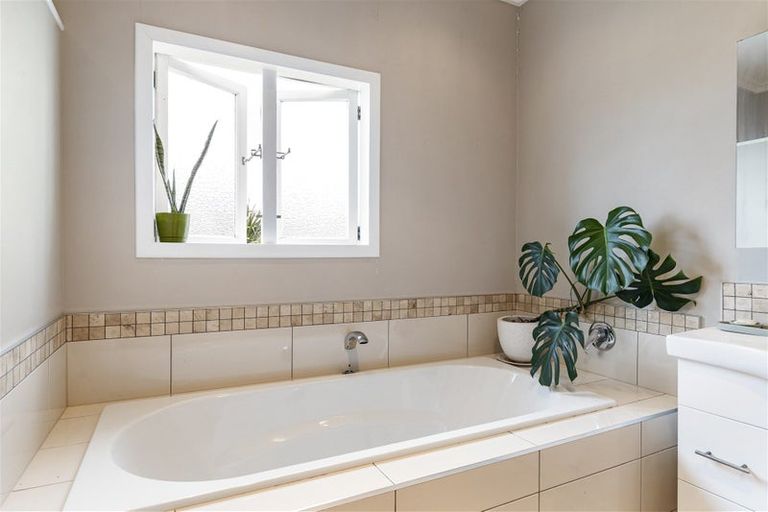 Photo of property in 207 Upper Pitone Road, Pitone, New Plymouth, 4374