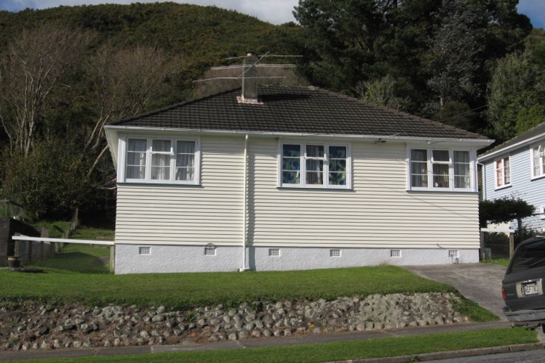 Photo of property in 25 Judd Crescent, Naenae, Lower Hutt, 5011