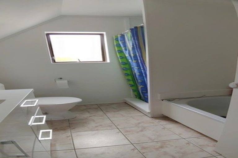 Photo of property in 1/17 Weetman Drive, Browns Bay, Auckland, 0630