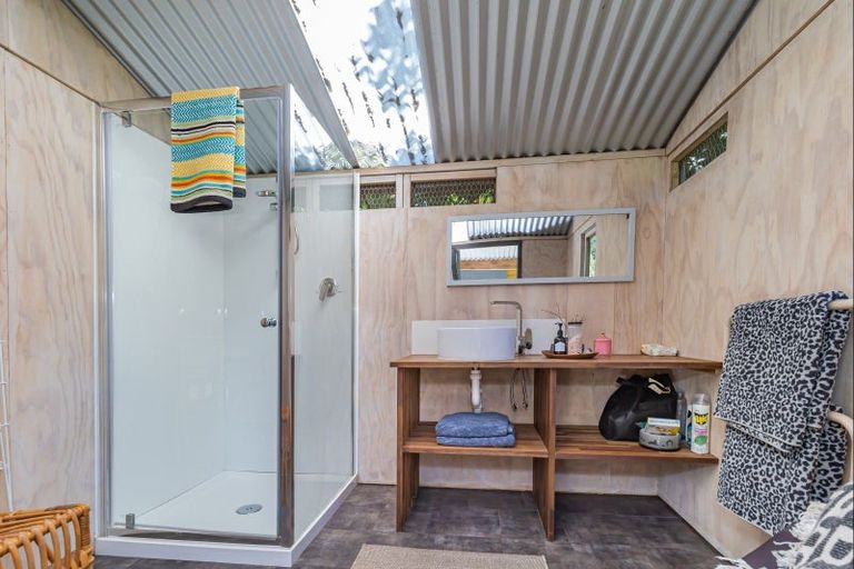 Photo of property in 803 Gladstone Road, Levin, 5571