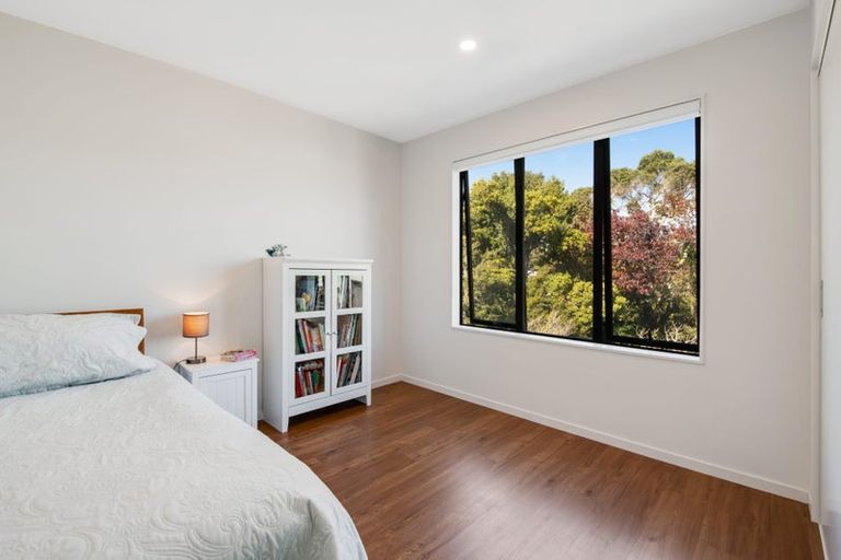 Photo of property in 132c Stapleford Crescent, Browns Bay, Auckland, 0630