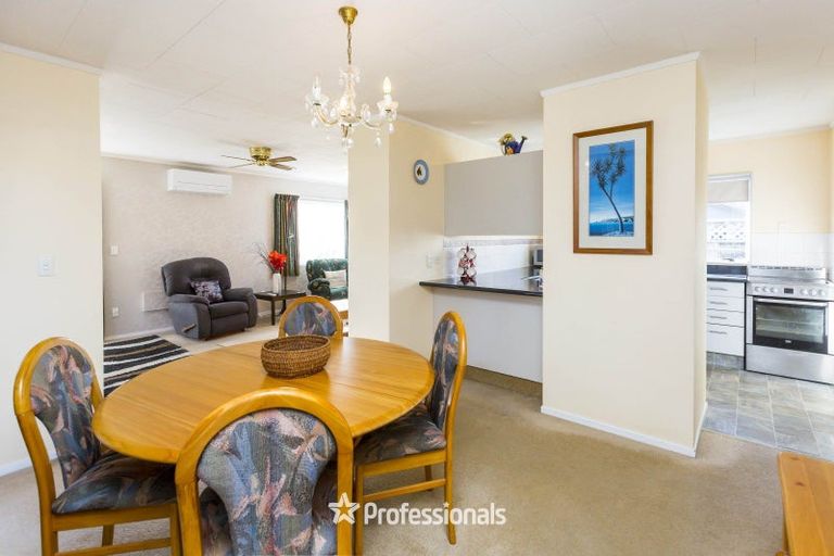 Photo of property in 25 Memphis Grove, Totara Park, Upper Hutt, 5018