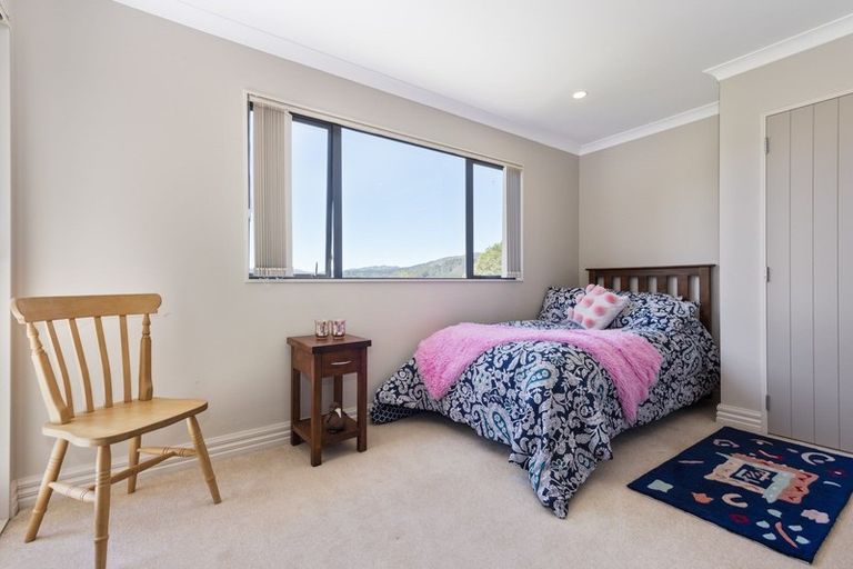 Photo of property in 72 Emerald Hill Drive, Birchville, Upper Hutt, 5018