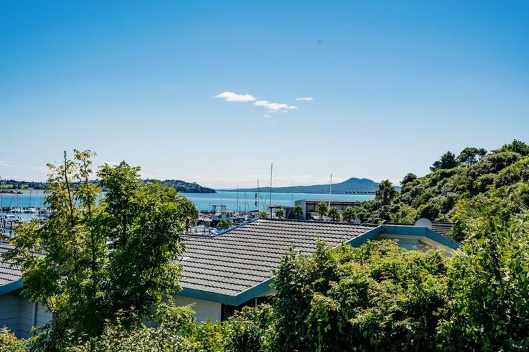 Photo of property in 2/89 Takutai Avenue, Half Moon Bay, Auckland, 2012