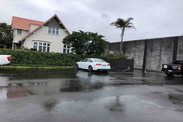 Photo of property in 336 Devon Street West, New Plymouth, 4310