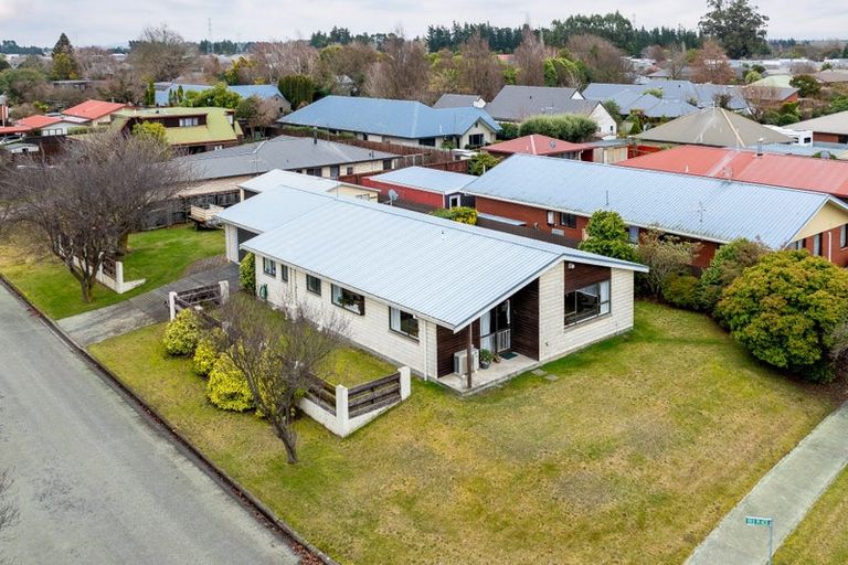 Photo of property in 12 Rex Place, Rangiora, 7400