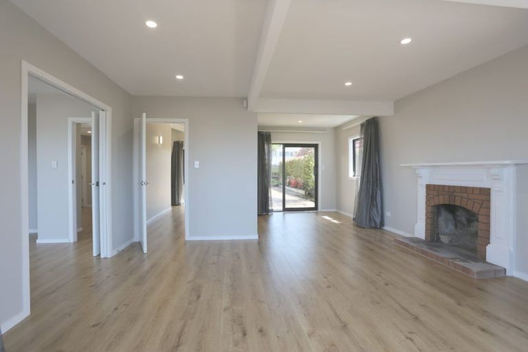 Photo of property in 128 Beach Road, Castor Bay, Auckland, 0620