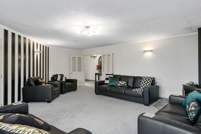 Photo of property in 142 Hagart-alexander Drive, Mosgiel, 9024