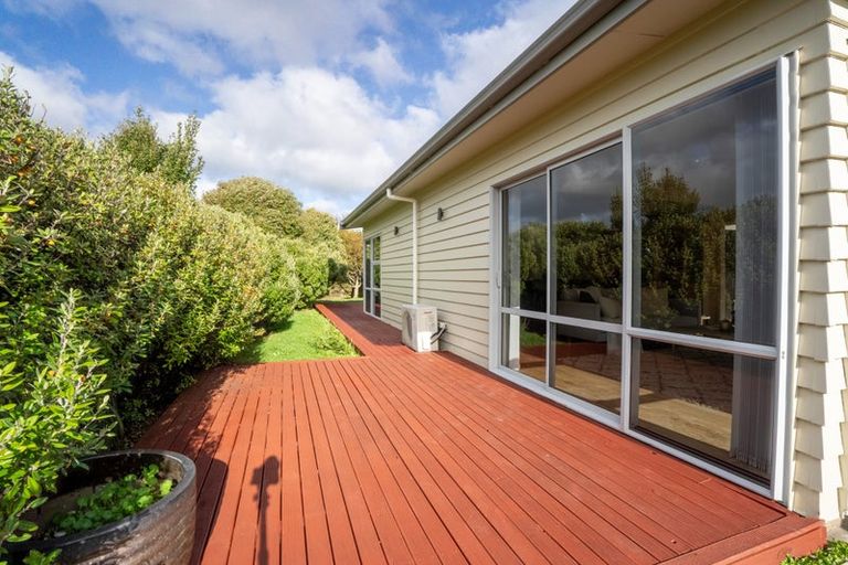 Photo of property in 42 Waverton Terrace, Churton Park, Wellington, 6037