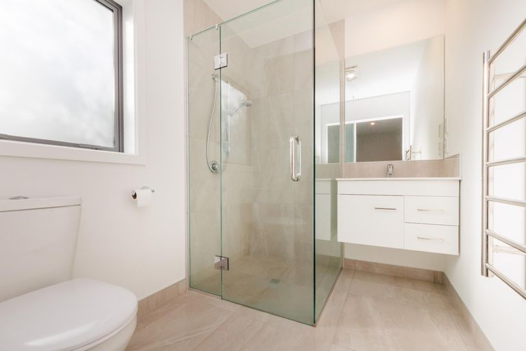 Photo of property in 5a Woodstock Place, Hokowhitu, Palmerston North, 4410