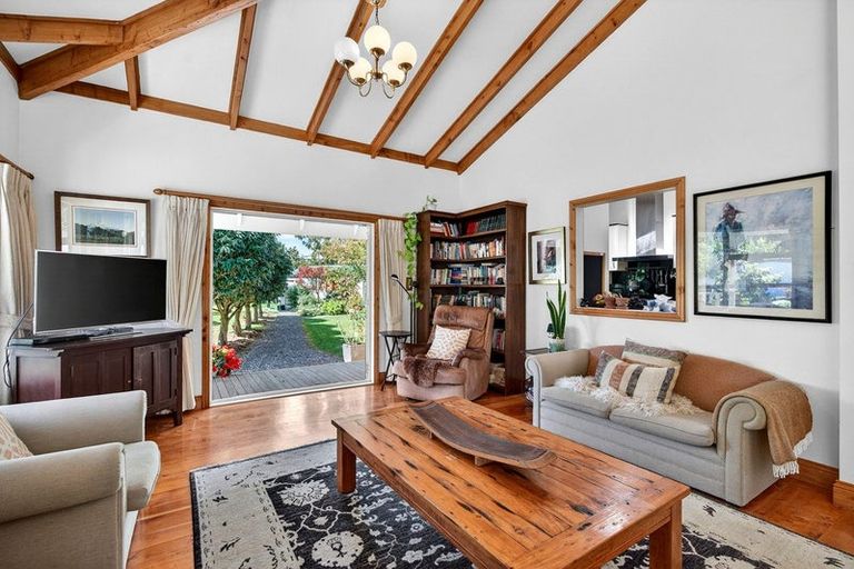 Photo of property in 41 Oxford Street, Martinborough, 5711
