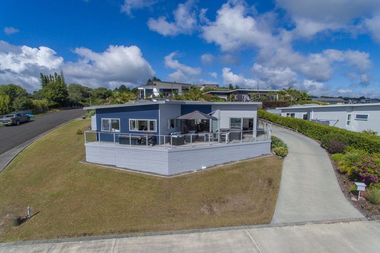 Photo of property in 5 Nancy Wake Place, Cable Bay, 0420