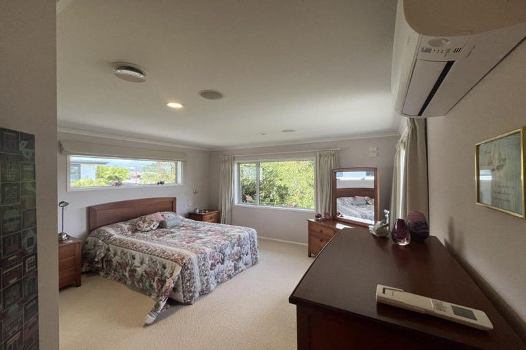 Photo of property in 2 Manukaka Heights, Hurdon, New Plymouth, 4310