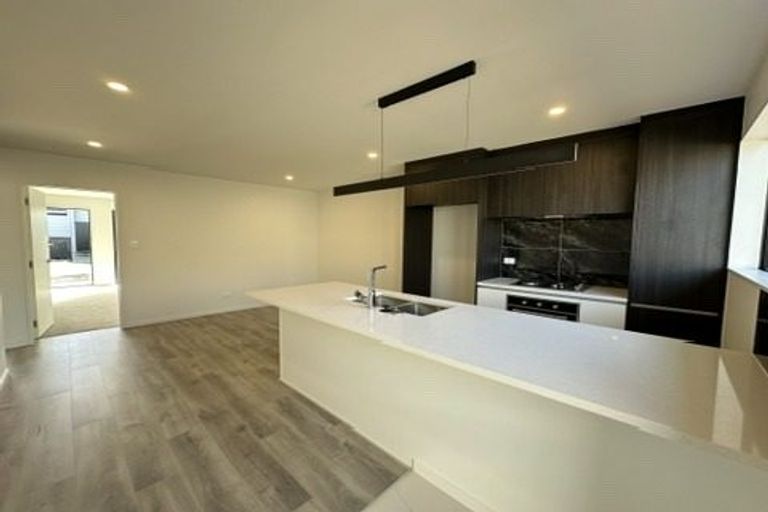 Photo of property in 15b Poruru Close, Papakura, 2110