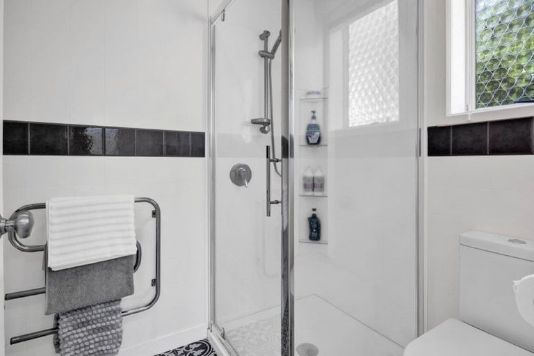 Photo of property in 44 Upjohn Street, Brooklands, New Plymouth, 4310