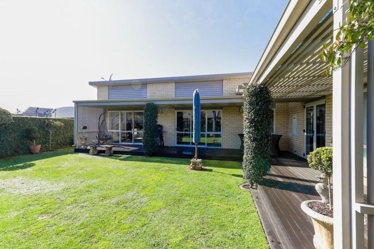 Photo of property in 15 Satchmo Place, Rototuna North, Hamilton, 3210