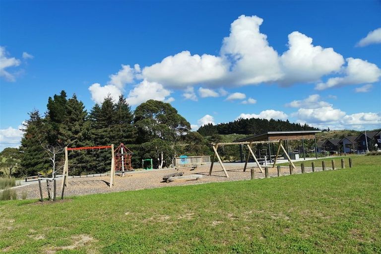 Photo of property in 21 Paparahi Place, Wainui, Silverdale, 0992