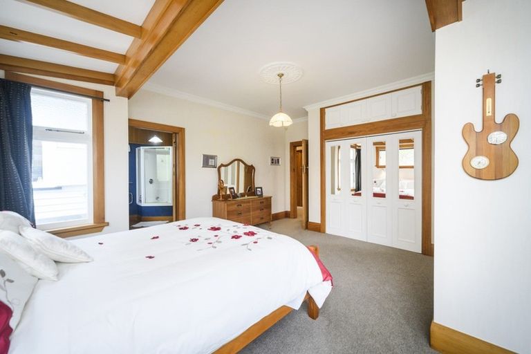 Photo of property in 16 Manapouri Crescent, Hokowhitu, Palmerston North, 4410