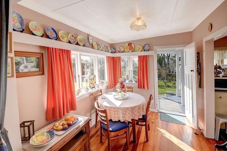 Photo of property in 7 Castle Street, Waihola, Milton, 9073