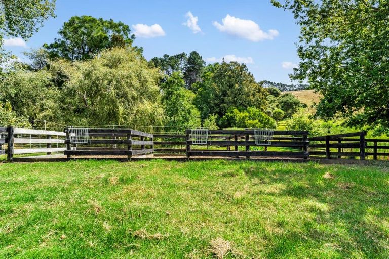 Photo of property in 1539 State Highway 16, Helensville, 0875