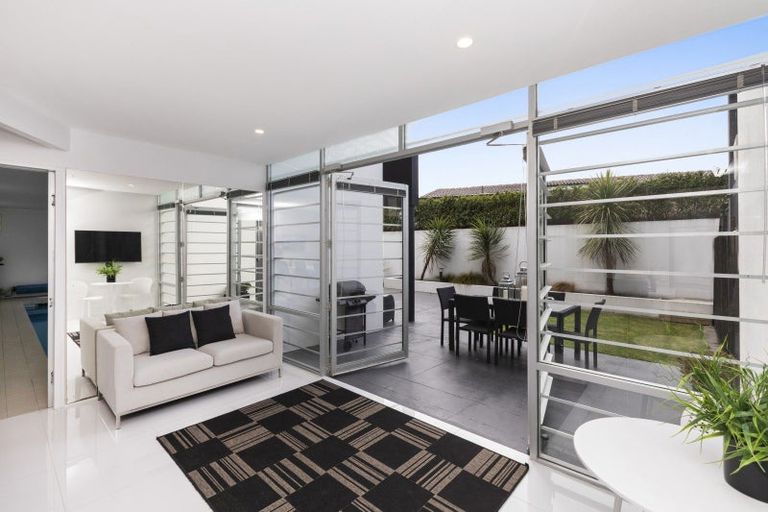 Photo of property in 12 Harry Ell Drive, Cashmere, Christchurch, 8022
