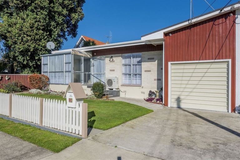 Photo of property in 23 Devon Street, Levin, 5510