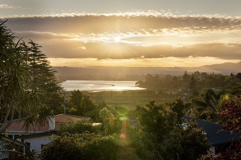 Photo of property in 348 Ngatai Road, Bellevue, Tauranga, 3110