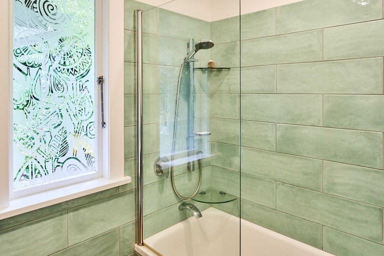 Photo of property in 339 Muritai Road, Eastbourne, Lower Hutt, 5013