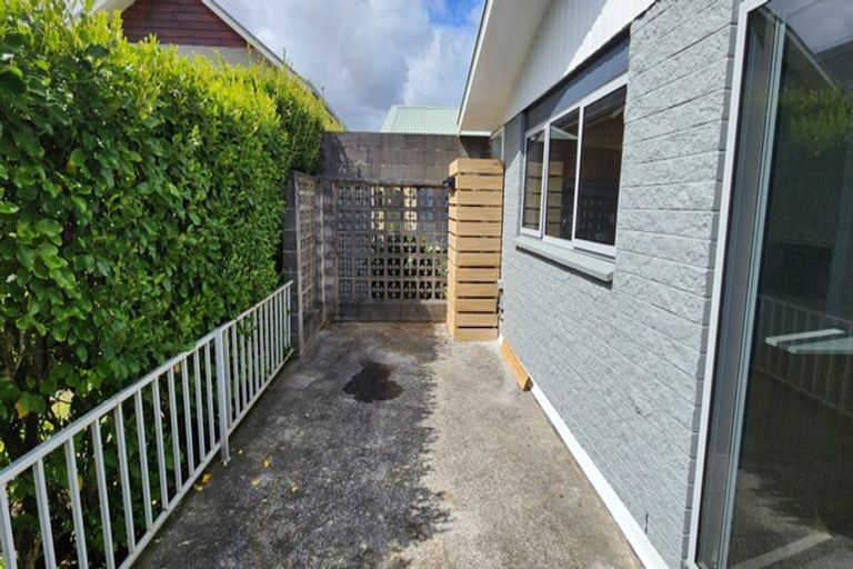 Photo of property in 1/246 Courtenay Street, Strandon, New Plymouth, 4312