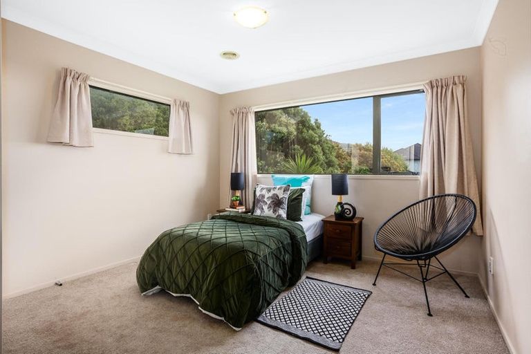 Photo of property in 9 Aspiring Terrace, Aotea, Porirua, 5024