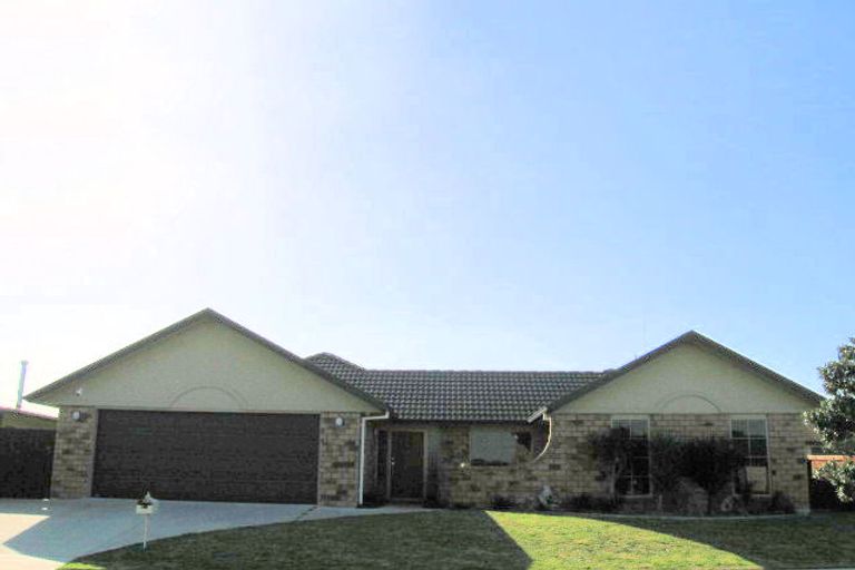 Photo of property in 18 Nicole Place, Papamoa Beach, Papamoa, 3118