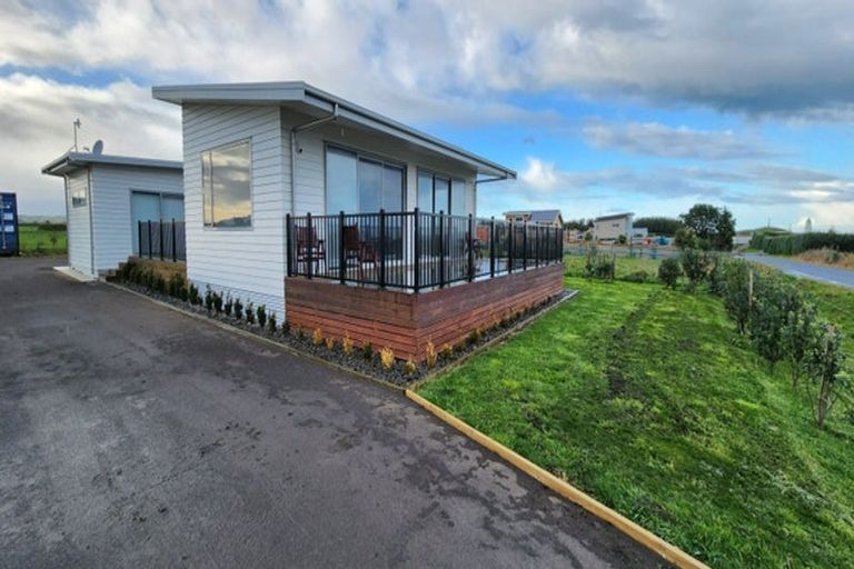 Photo of property in 58 Anglers Avenue, Warea, New Plymouth, 4381