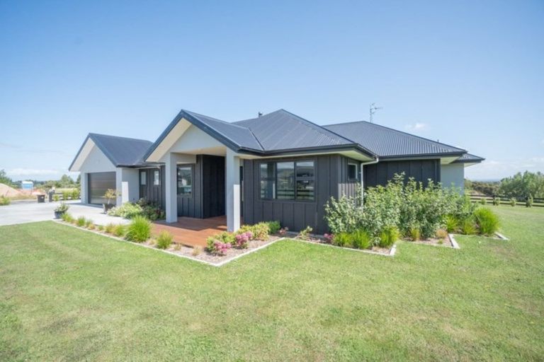 Photo of property in 30 Westwood Drive, Aokautere, Palmerston North, 4471
