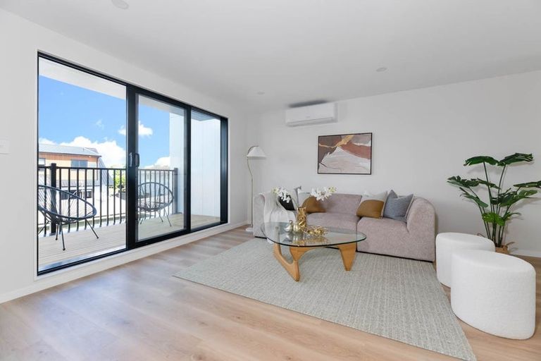Photo of property in 2 Choice Avenue, Henderson, Auckland, 0612