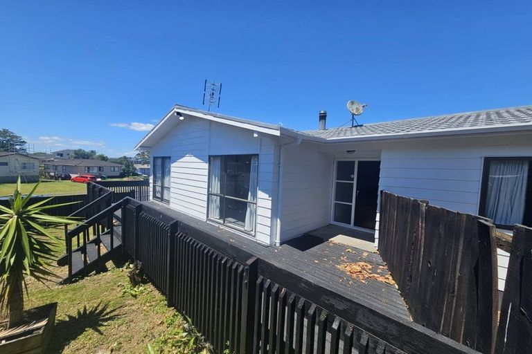 Photo of property in 16 Limond Street, Randwick Park, Auckland, 2105