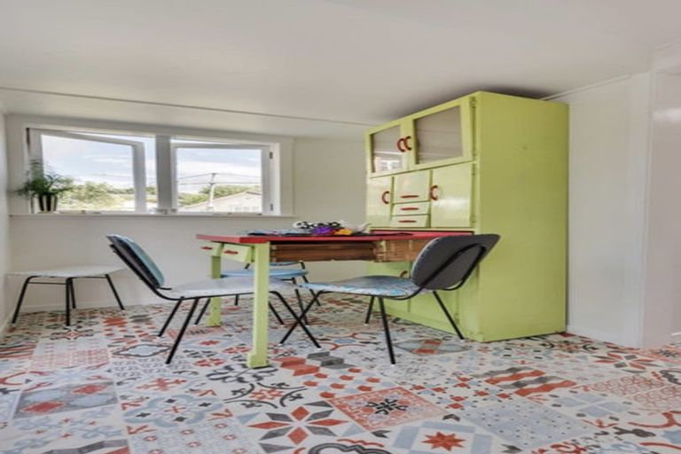 Photo of property in 2 Rose Street, Raglan, 3225