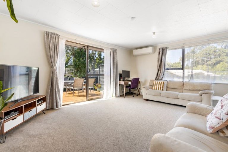 Photo of property in 2/162 Universal Drive, Henderson, Auckland, 0610