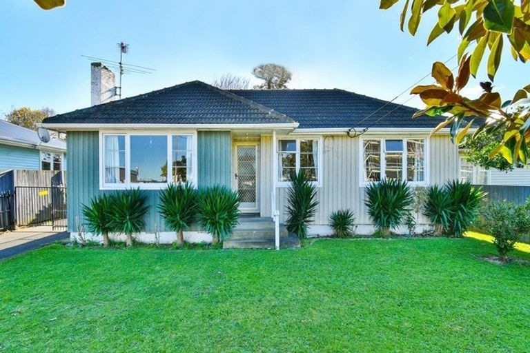 Photo of property in 18 Mcannalley Street, Manurewa East, Auckland, 2102