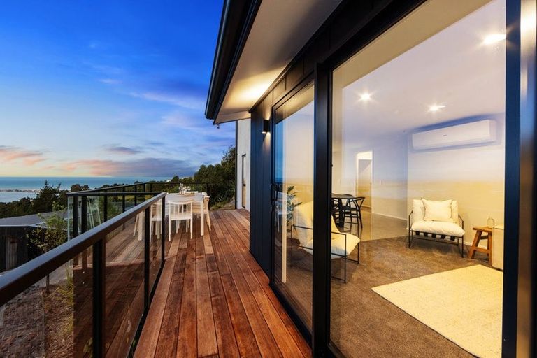 Photo of property in 307a Mount Pleasant Road, Mount Pleasant, Christchurch, 8081