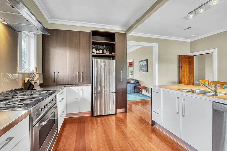 Photo of property in 175 Victoria Street, Cambridge, 3434