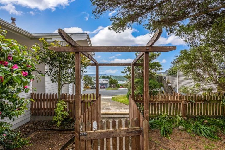 Photo of property in 117 Conclusion Street, Ascot Park, Porirua, 5024