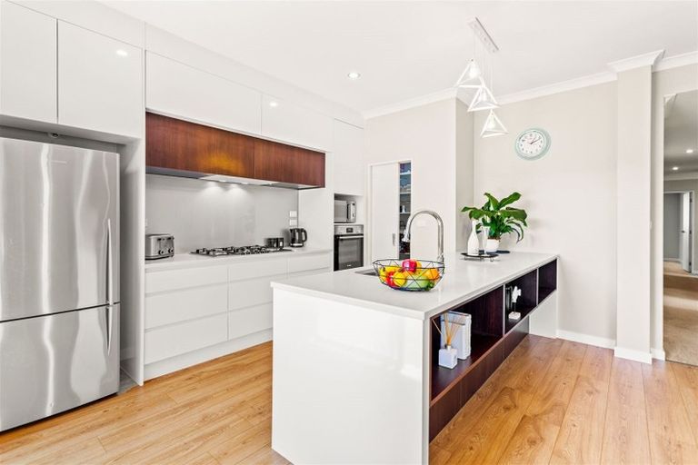 Photo of property in 6 Coote Way, Kumeu, 0810