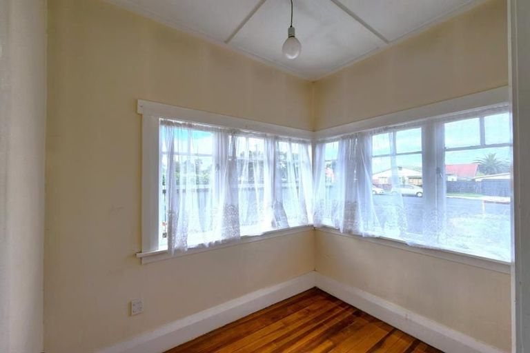 Photo of property in 17 Albert Street, Otahuhu, Auckland, 1062