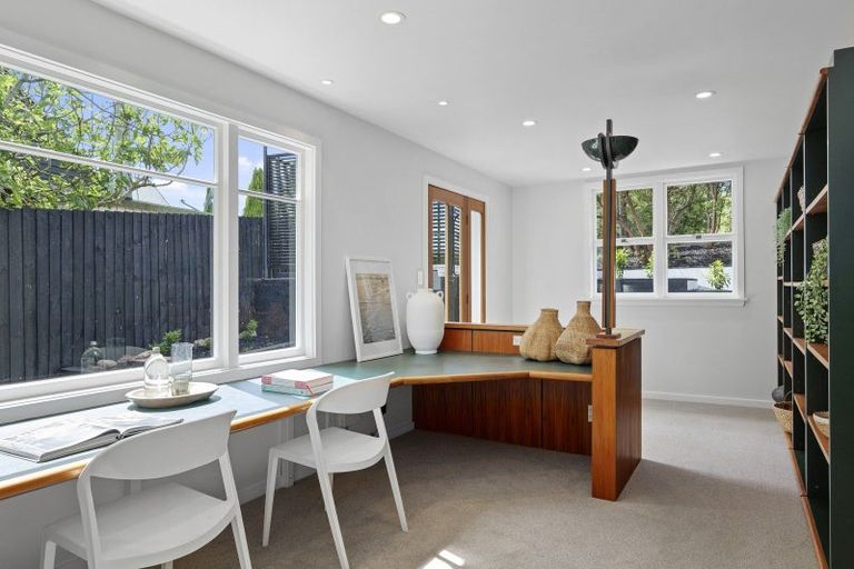 Photo of property in 18 Dyers Pass Road, Cashmere, Christchurch, 8022