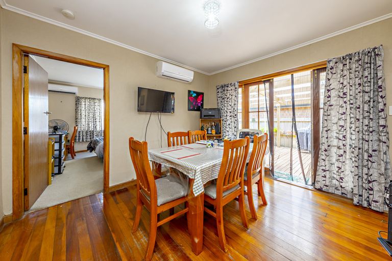 Photo of property in 12 Cameron Street, Papakura, 2110