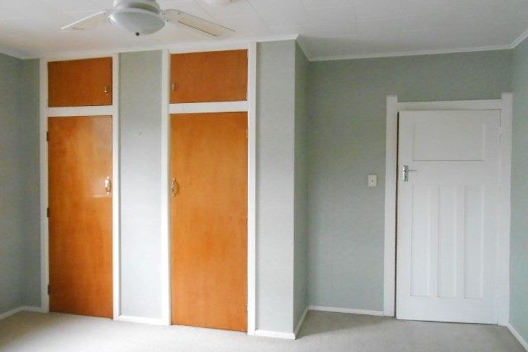 Photo of property in 18 Selwyn Road, Hospital Hill, Napier, 4110