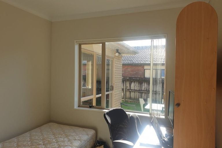 Photo of property in 8 Neesons Way, Glendene, Auckland, 0602